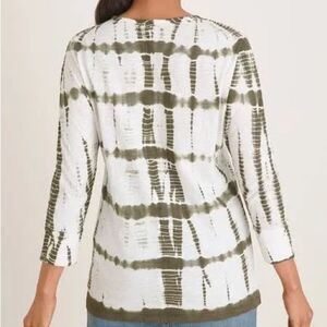 Chico's Women's Green and White 3/4-Sleeve Tie-Dye Cotton Top